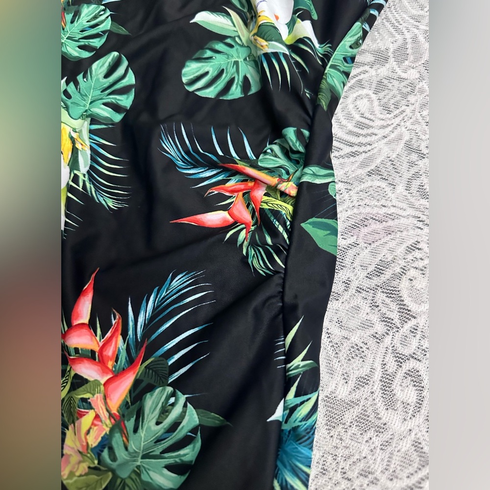 NWT Tropical Halter Swim Top Women Size L - Picture 2 of 10